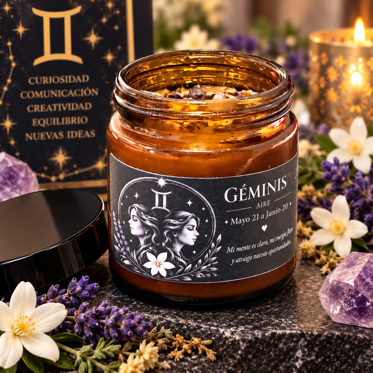 Vela zodiacal Géminis abierta decorada con cristales de amatista y lavanda sobre cera de soja.